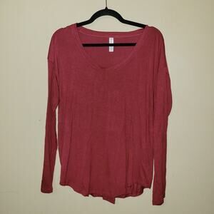 Women M Athleta Cloudlight Stratus Long Slv Mahogany Red‎ Top Shirt Minimalist
